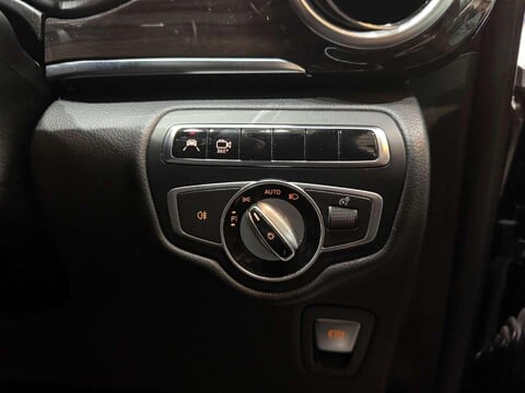 Mercedes-Benz V Class 2.2 V250d BlueTEC Sport MPV 5dr Diesel G-Tronic+ Euro 6 (s/s) 8 Seat XLWB ( 56