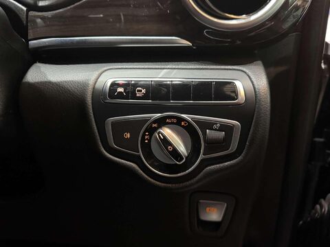 Mercedes-Benz V Class 2.2 V250d BlueTEC Sport MPV 5dr Diesel G-Tronic+ Euro 6 (s/s) 8 Seat XLWB ( 56