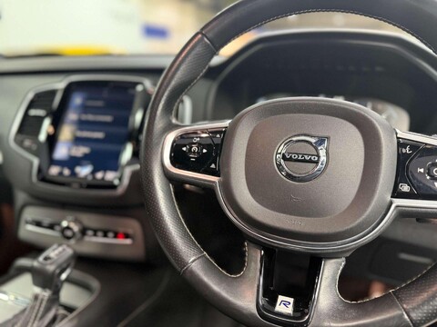 Volvo XC90 2.0 D5 PowerPulse R-Design SUV 5dr Diesel Auto 4WD Euro 6 (s/s) (235 ps) 32