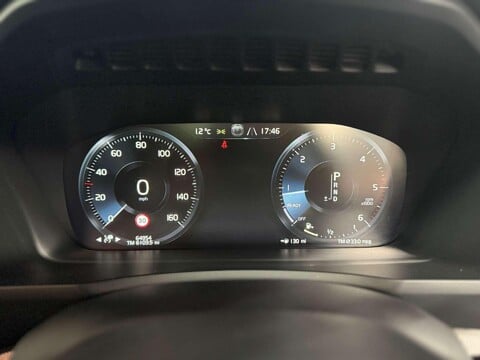 Volvo XC90 2.0 D5 PowerPulse R-Design SUV 5dr Diesel Auto 4WD Euro 6 (s/s) (235 ps) 40