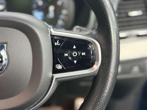 Volvo XC90 2.0 D5 PowerPulse R-Design SUV 5dr Diesel Auto 4WD Euro 6 (s/s) (235 ps) 35