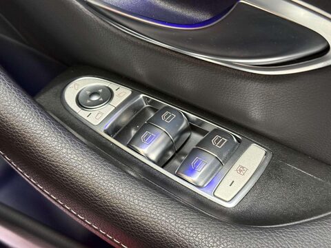 Mercedes-Benz E Class 2.0 E220d AMG Line Night Edition (Premium Plus) Estate 5dr Diesel G-Tronic+ 40