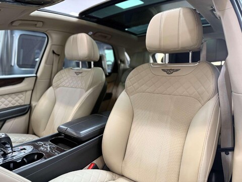 Bentley Bentayga 6.0 W12 SUV 5dr Petrol Auto 4WD Euro 6 (s/s) (608 ps) 6