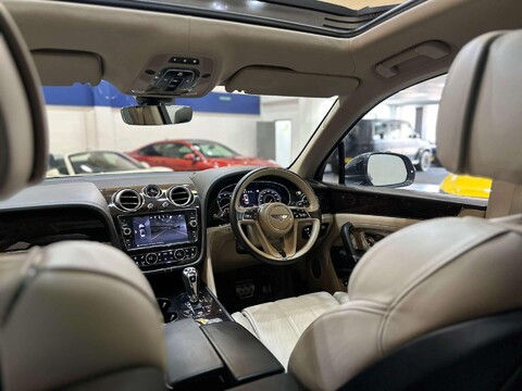 Bentley Bentayga 6.0 W12 SUV 5dr Petrol Auto 4WD Euro 6 (s/s) (608 ps) 31