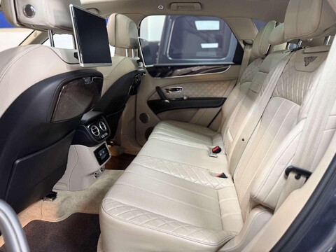 Bentley Bentayga 6.0 W12 SUV 5dr Petrol Auto 4WD Euro 6 (s/s) (608 ps) 39