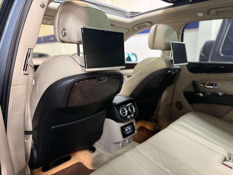 Bentley Bentayga 6.0 W12 SUV 5dr Petrol Auto 4WD Euro 6 (s/s) (608 ps) 52