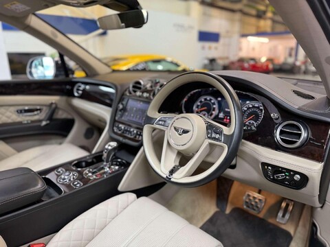 Bentley Bentayga 6.0 W12 SUV 5dr Petrol Auto 4WD Euro 6 (s/s) (608 ps) 68