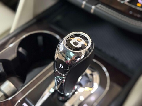 Bentley Bentayga 6.0 W12 SUV 5dr Petrol Auto 4WD Euro 6 (s/s) (608 ps) 70