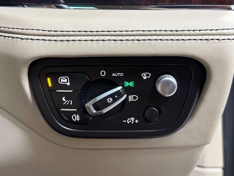 Bentley Bentayga 6.0 W12 SUV 5dr Petrol Auto 4WD Euro 6 (s/s) (608 ps) 75