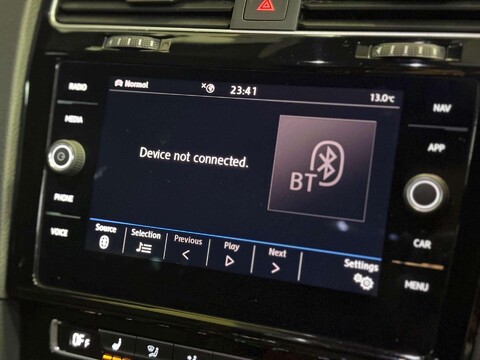 Volkswagen Golf 2.0 Golf R TSi 4Motion Semi-Auto 4WD 5dr 46