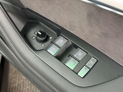Audi RS6 4.0 TFSI V8 Launch Edition Estate 5dr Petrol Tiptronic quattro Euro 6 (s/s) 62