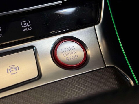 Audi RS6 4.0 TFSI V8 Launch Edition Estate 5dr Petrol Tiptronic quattro Euro 6 (s/s) 38