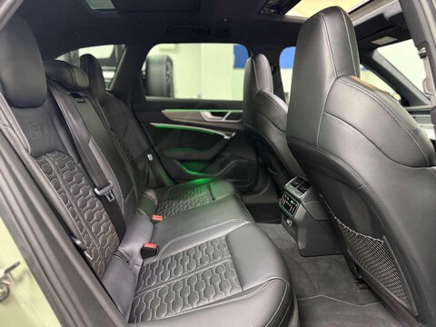 Audi RS6 4.0 TFSI V8 Launch Edition Estate 5dr Petrol Tiptronic quattro Euro 6 (s/s) 41