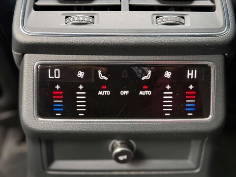 Audi RS6 4.0 TFSI V8 Launch Edition Estate 5dr Petrol Tiptronic quattro Euro 6 (s/s) 43