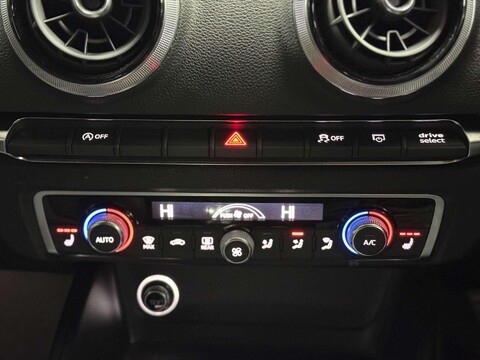 Audi S3 2.0 TFSI Black Edition Sportback 5dr Petrol S Tronic quattro Euro 6 (s/s) ( 44