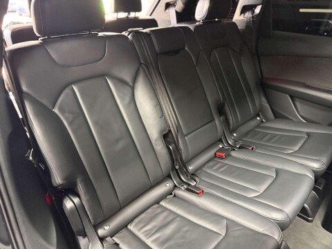 Audi SQ7 4.0 TDI V8 SUV 5dr Diesel Tiptronic quattro Euro 6 (s/s) (435 ps) 35