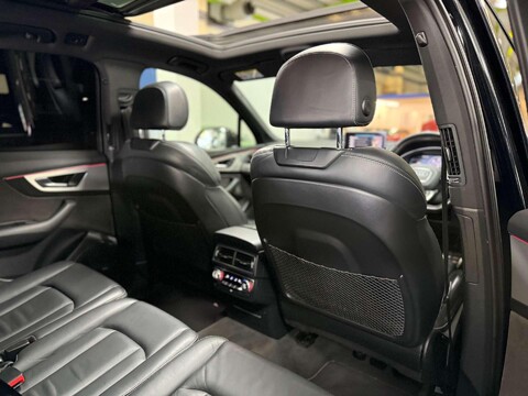 Audi SQ7 4.0 TDI V8 SUV 5dr Diesel Tiptronic quattro Euro 6 (s/s) (435 ps) 36