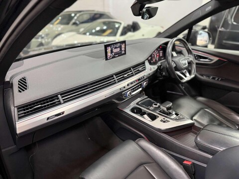 Audi SQ7 4.0 TDI V8 SUV 5dr Diesel Tiptronic quattro Euro 6 (s/s) (435 ps) 37