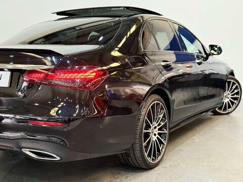 Mercedes-Benz E Class 2.0 E220d AMG Line Night Edition (Premium Plus) Saloon 4dr Diesel G-Tronic+ 30