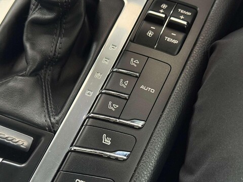 Porsche Macan 3.0 TD V6 S SUV 5dr Diesel PDK 4WD Euro 6 (s/s) (258 ps) 39