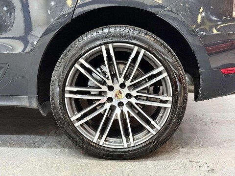 Porsche Macan 3.0 TD V6 S SUV 5dr Diesel PDK 4WD Euro 6 (s/s) (258 ps) 56