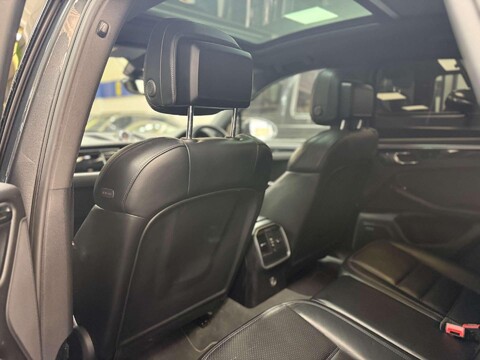 Porsche Macan 3.0 TD V6 S SUV 5dr Diesel PDK 4WD Euro 6 (s/s) (258 ps) 30