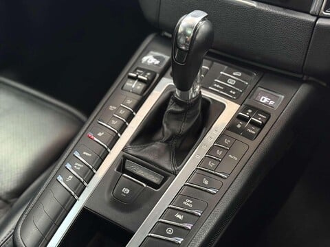 Porsche Macan 3.0 TD V6 S SUV 5dr Diesel PDK 4WD Euro 6 (s/s) (258 ps) 38