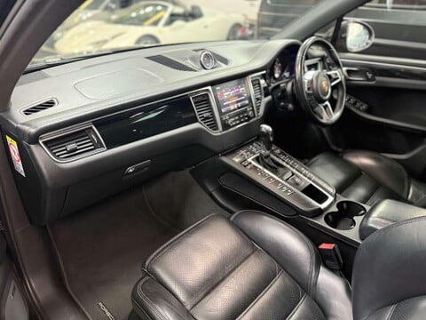 Porsche Macan 3.0 TD V6 S SUV 5dr Diesel PDK 4WD Euro 6 (s/s) (258 ps) 45