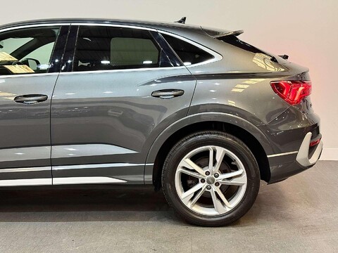 Audi Q3 2.0 TDI 35 S line Sportback 5dr Diesel S Tronic Euro 6 (s/s) (150 ps) 19