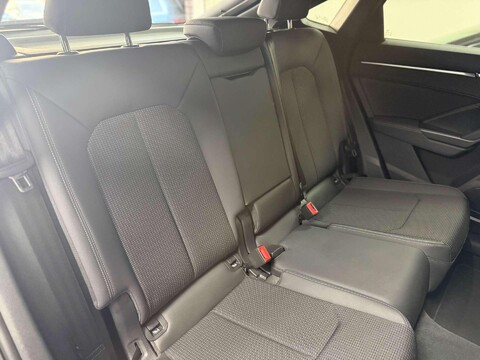 Audi Q3 2.0 TDI 35 S line Sportback 5dr Diesel S Tronic Euro 6 (s/s) (150 ps) 32
