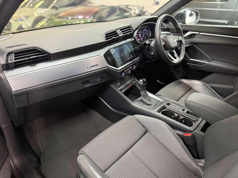 Audi Q3 2.0 TDI 35 S line Sportback 5dr Diesel S Tronic Euro 6 (s/s) (150 ps) 37