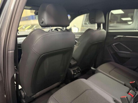 Audi Q3 2.0 TDI 35 S line Sportback 5dr Diesel S Tronic Euro 6 (s/s) (150 ps) 38