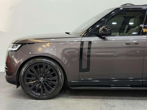 Land Rover Range Rover 4.4 P530 V8 First Edition SUV 5dr Petrol Auto 4WD Euro 6 (s/s) (530 ps) 20