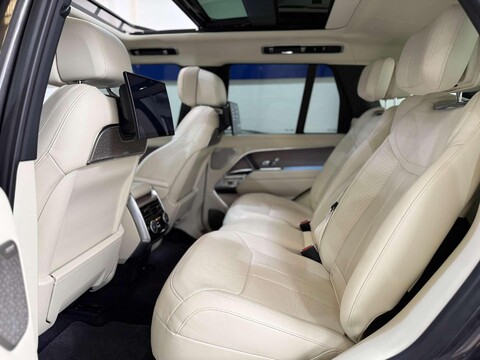 Land Rover Range Rover 4.4 P530 V8 First Edition SUV 5dr Petrol Auto 4WD Euro 6 (s/s) (530 ps) 38