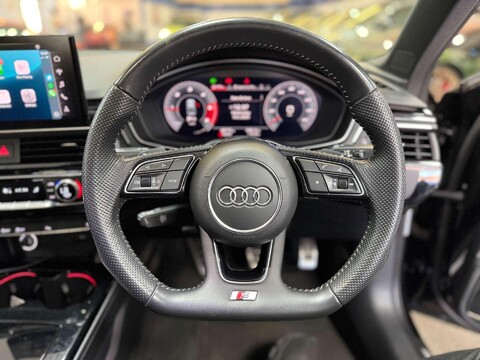 Audi A4 2.0 TDI 30 Black Edition Saloon 4dr Diesel S Tronic Euro 6 (s/s) (136 ps) 30