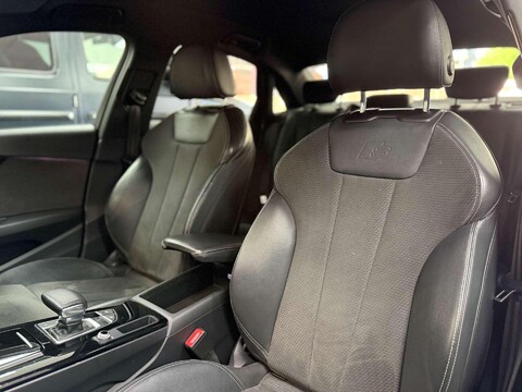 Audi A4 2.0 TDI 30 Black Edition Saloon 4dr Diesel S Tronic Euro 6 (s/s) (136 ps) 34