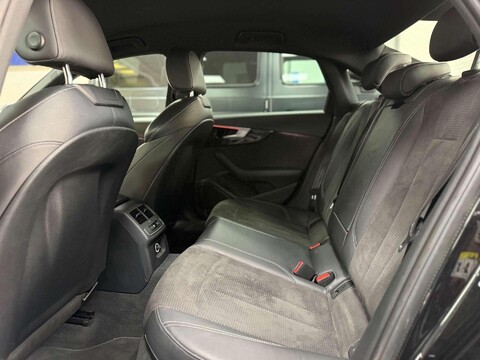 Audi A4 2.0 TDI 30 Black Edition Saloon 4dr Diesel S Tronic Euro 6 (s/s) (136 ps) 35