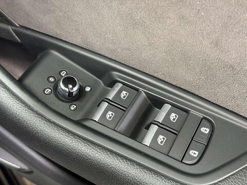 Audi A4 2.0 TDI 30 Black Edition Saloon 4dr Diesel S Tronic Euro 6 (s/s) (136 ps) 49