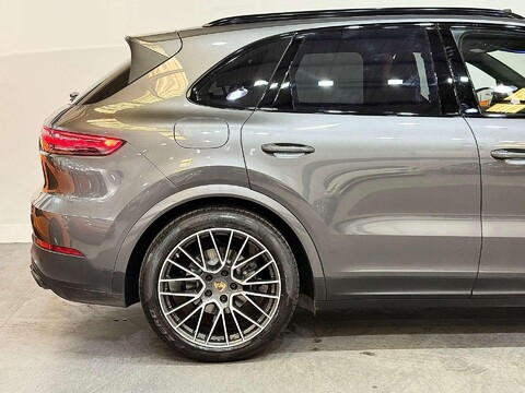 Porsche Cayenne 3.0T V6 GPF SUV 5dr Petrol TiptronicS 4WD Euro 6 (s/s) (340 ps) 14