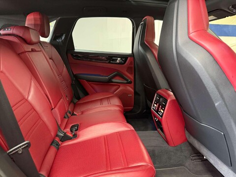 Porsche Cayenne 3.0T V6 GPF SUV 5dr Petrol TiptronicS 4WD Euro 6 (s/s) (340 ps) 35