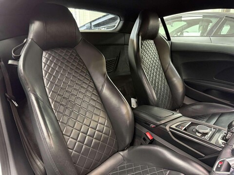 Audi R8 5.2 FSI V10 Performance Coupe 2dr Petrol S Tronic quattro Euro 6 (s/s) (620 6