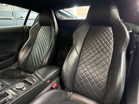 Audi R8 5.2 FSI V10 Performance Coupe 2dr Petrol S Tronic quattro Euro 6 (s/s) (620 32