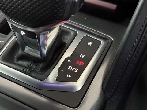 Audi R8 5.2 FSI V10 Performance Coupe 2dr Petrol S Tronic quattro Euro 6 (s/s) (620 43