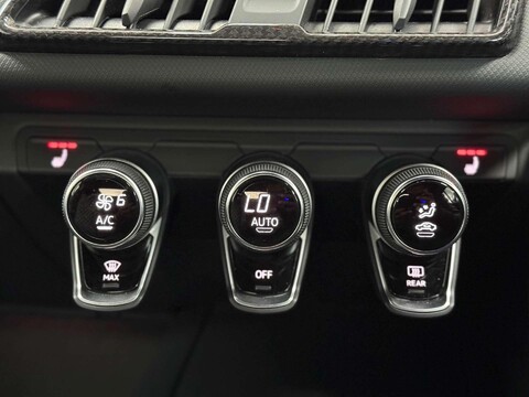 Audi R8 5.2 FSI V10 Performance Coupe 2dr Petrol S Tronic quattro Euro 6 (s/s) (620 46