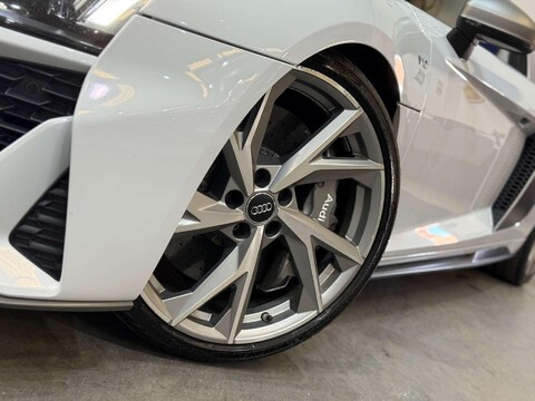 Audi R8 5.2 FSI V10 Performance Coupe 2dr Petrol S Tronic quattro Euro 6 (s/s) (620 57