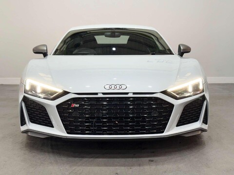 Audi R8 5.2 FSI V10 Performance Coupe 2dr Petrol S Tronic quattro Euro 6 (s/s) (620 13