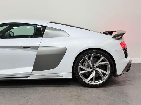 Audi R8 5.2 FSI V10 Performance Coupe 2dr Petrol S Tronic quattro Euro 6 (s/s) (620 19