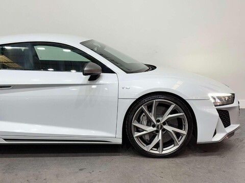 Audi R8 5.2 FSI V10 Performance Coupe 2dr Petrol S Tronic quattro Euro 6 (s/s) (620 22
