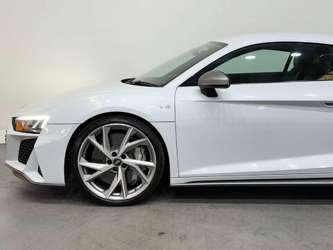 Audi R8 5.2 FSI V10 Performance Coupe 2dr Petrol S Tronic quattro Euro 6 (s/s) (620 18