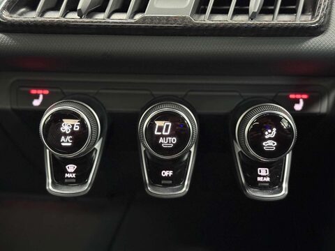 Audi R8 5.2 FSI V10 Performance Coupe 2dr Petrol S Tronic quattro Euro 6 (s/s) (620 46